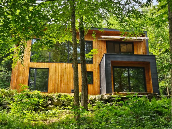 La maison est située à proximité de Mont Sutton, de parc Sutton, de Plein Air Sutton et du village.