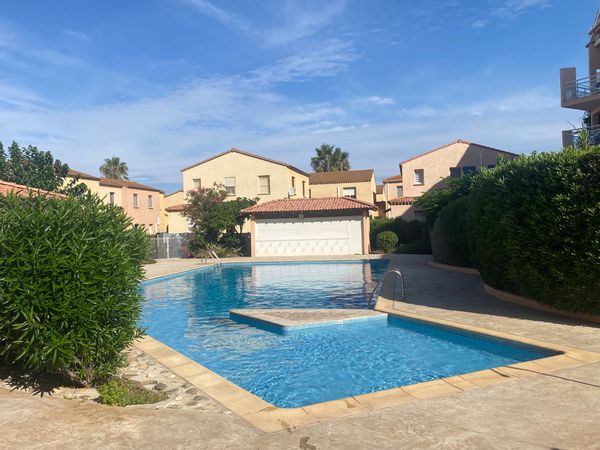Agréable maison dans résidence avec piscine sécurisée à 50m de la plage