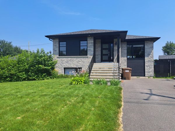 La maison de Karine et Marc Antoine : au centre du Québec!