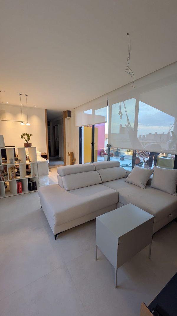 Penthouse in Valencia, totally refurbished. Great neighbourhood, public transport very close