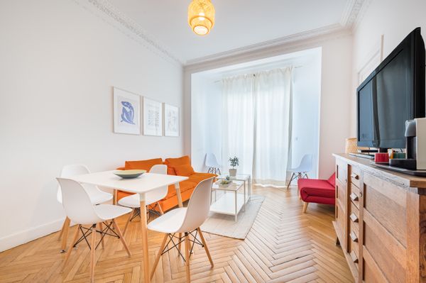 Stylish 3-Bedroom Retreat in the Heart of Nice – Steps from the Beach