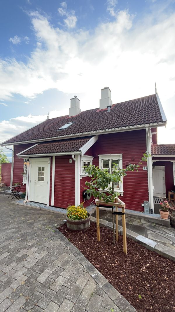 Our lovely and cosy traditional Norwegian home welcomes you to both nature and citylife.