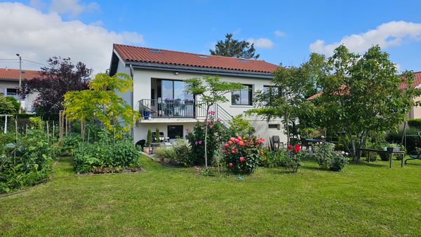 Chez Audrey et Rémy : maison familiale rénovée avec jardin