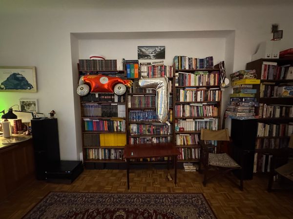 A family-friendly apartment in a stylish pre-war townhouse in a beautiful district of Warsaw