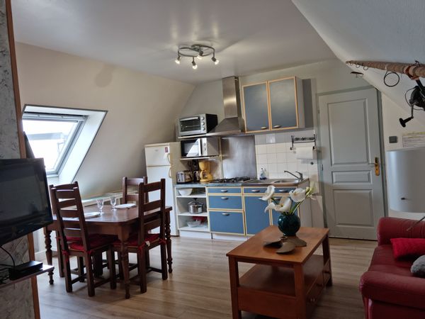 Le Conquet: Appartement  **  50 m/ mer, 2/3 pers / salon + chambre + salle d'eau + parking privé