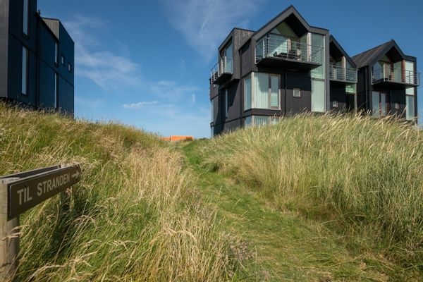 Skagen - Quality home with panoramic views, located in the attractive Strandklit area. Close to the beach, shopping, and Gl. Skagen with Ruths Hotel.