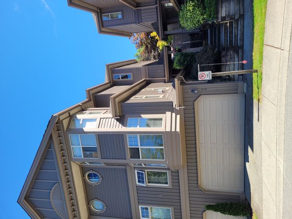 Executive townhouse in park-like setting