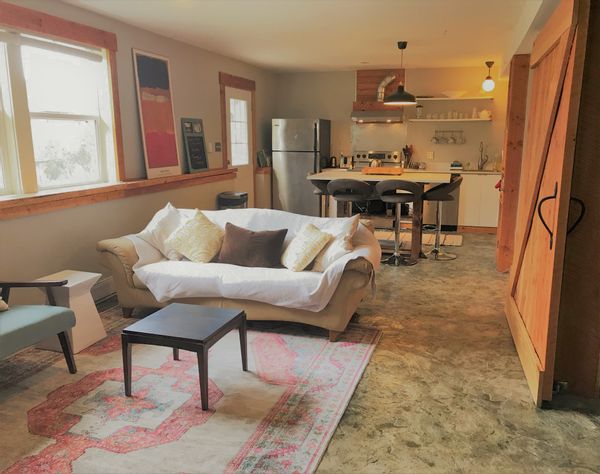 Charming 2-bedroom costal garden suite in the Comox Valley