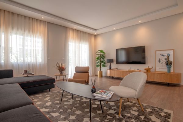 Charmant duplex décoré avec gout au coeur de la ville blanche.