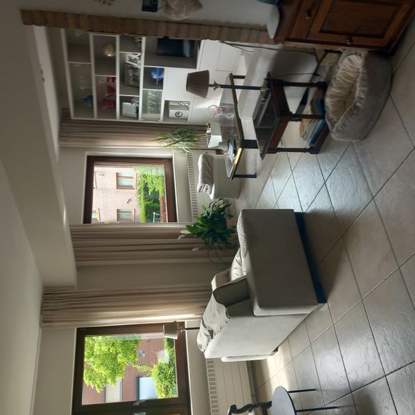 Maison l très lumineuse entre Bruxelles et campagne et  Petit jardin clôturé. Près grandes surfaces