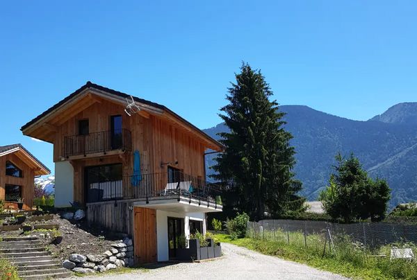 Appartement F2 au coeur du Pays du Mont-Blanc. Gai, calme, facile d'accès.