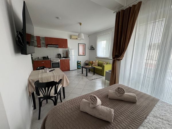 Cute studio in a quiet neighbourhood and near the Old Town