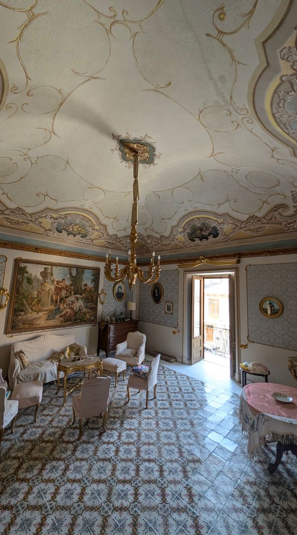 Charming 18th-century baroque home with garden