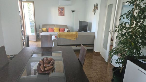 Khadis hus