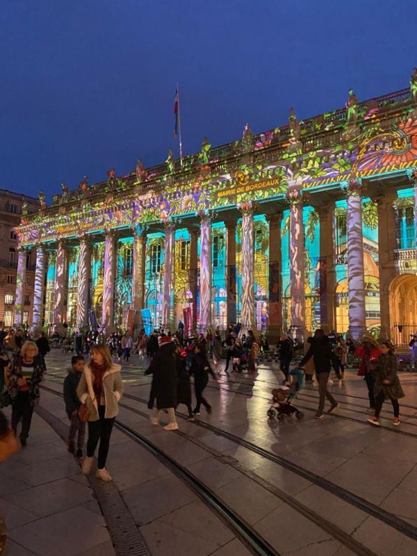 Bordeaux Libre NOEL. Hyper centre,  appt au pied du tram