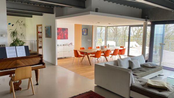 Modern, bright home with sea view, 200 m from Brest bay — calm & stylish stay.