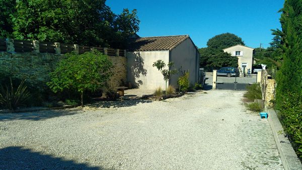 Maison familiale au cœur calme des vignes de la vallée de la Cèze
