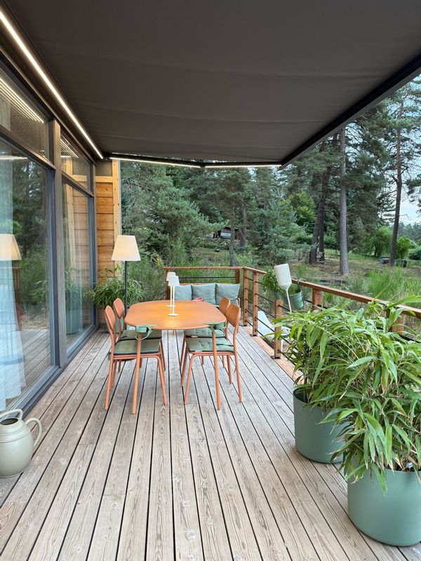 Maison en bois massif avec sauna – nature, confort & design (Chambon-sur-Lignon, France)