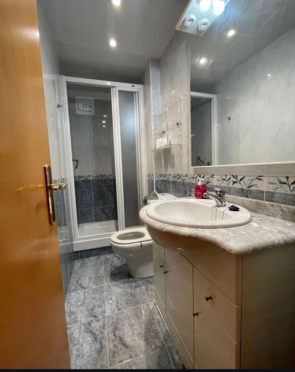 "Casa con encanto en Barcelona a 20 minutos en metro de la plaza Cataluña".