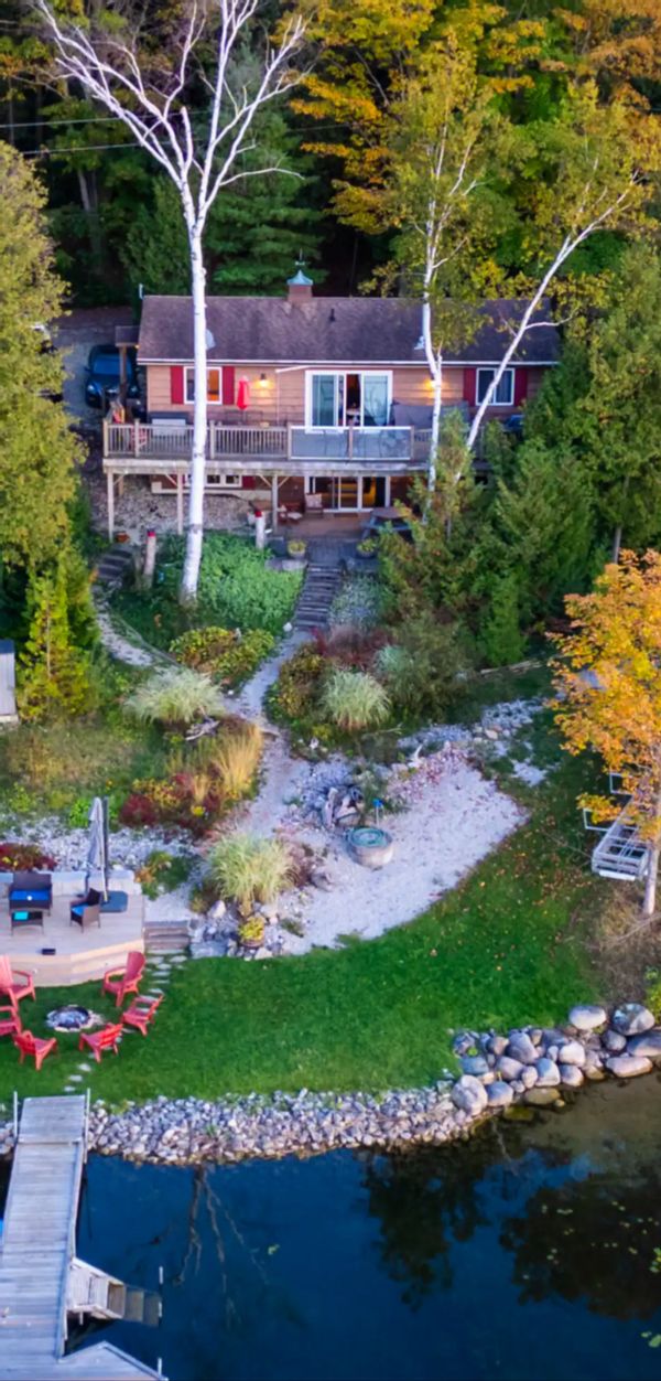 5 bedroom lake front cottage in the heart of South Bruce Peninsula, close to Sauble Beach.