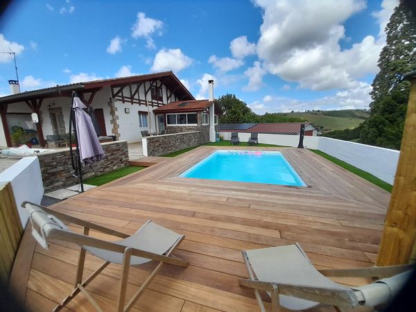 Maison familiale piscine et clim au Pays Basque