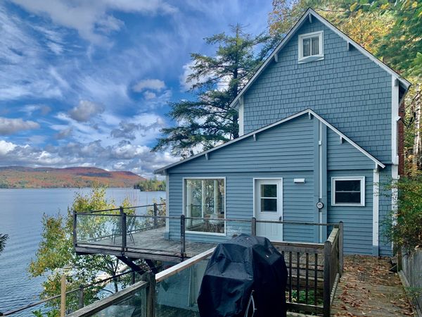 Lakeside Cabin on Lake Massawippi – Authentic retreat in Quebec’s Eastern Townships