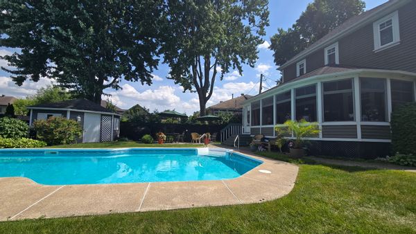 Suzanne's house