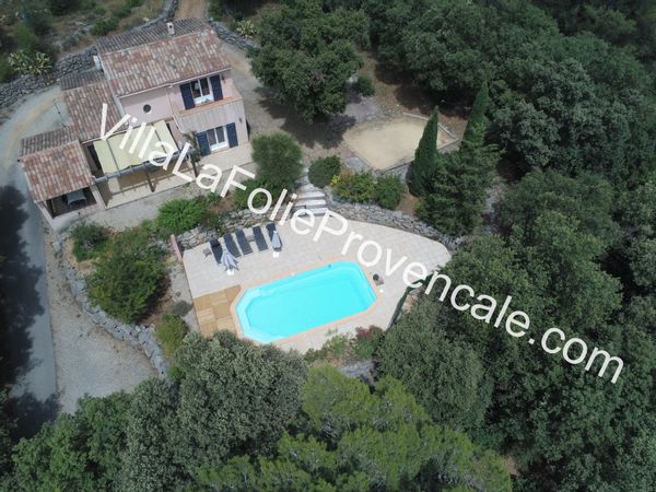 La Folie Provencale : superbe villa isolée orientée plein sud avec piscine privée