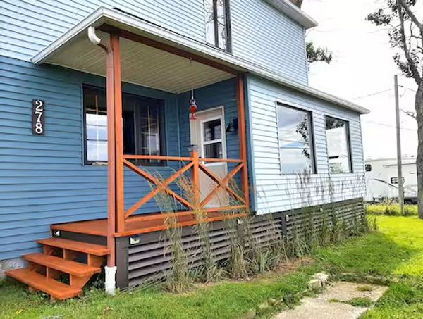 Maison de bord de mer, soyez aux premières loges pour des couchers de soleil spectaculaires.