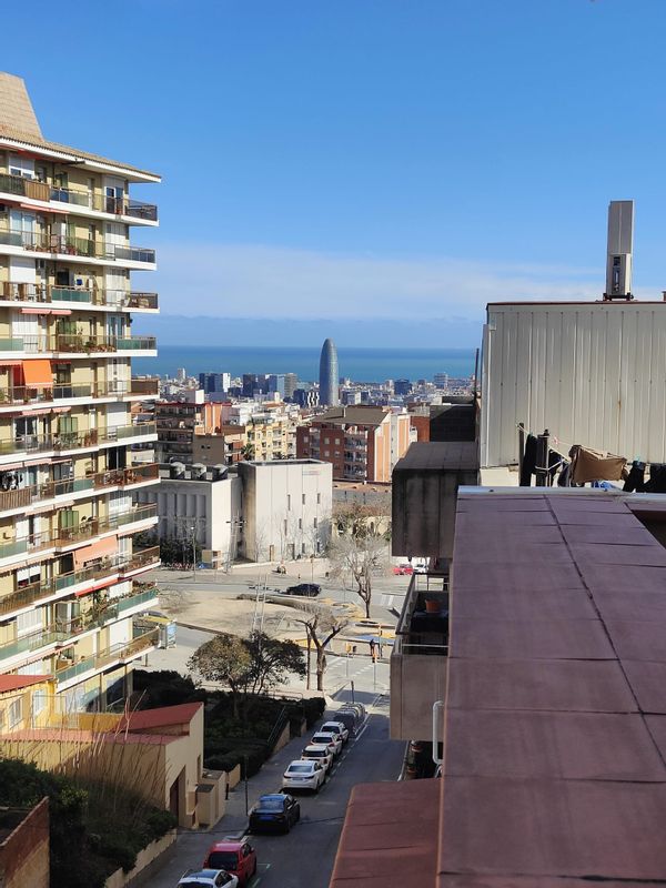 Charmant appartement, entre mer et montagne, près du Parc Güell.