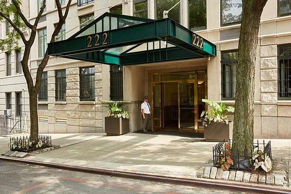 Elegant Manhattan Upper West Side Apartment