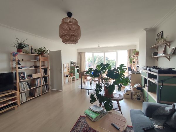 Jan's appartement (licht, ruimte en groen in Antwerpen)