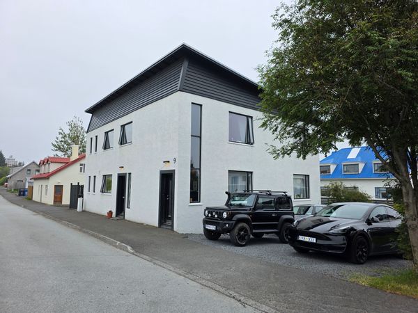 4 bedroom apartment on the top of a duplex in Iceland. Excellent location and family friendly area.