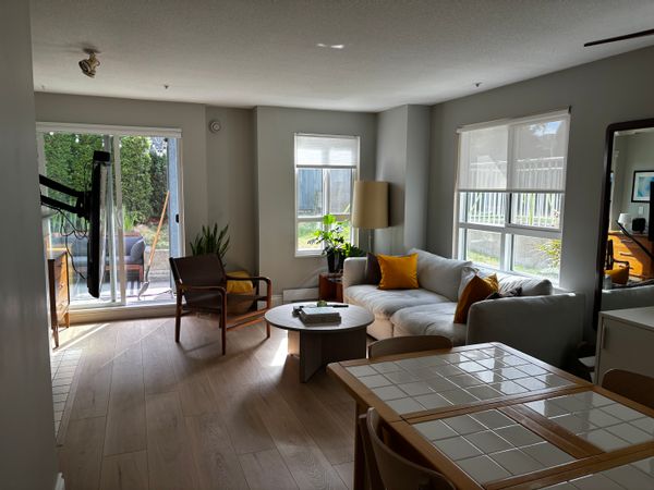Bright, Breezy 1-Bedroom Next to Public Transit