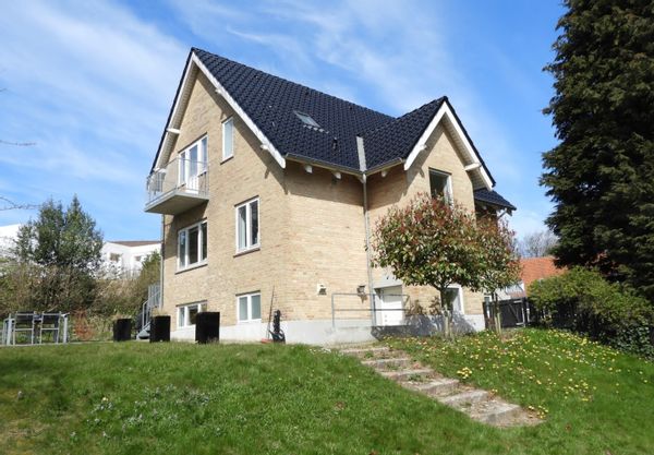 Family-friendly house near LEGOLAND and the beautiful countryside "Lillebælt". DJ room w/ 2000 recs.