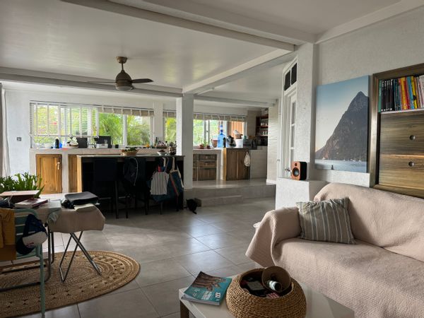 La maison de Sophie Appartement très agréable, aéré, avec une vue dégagée sur la mer des caraibes.