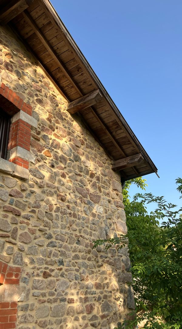 Maison en pierre au cœur du Beaujolais Vert