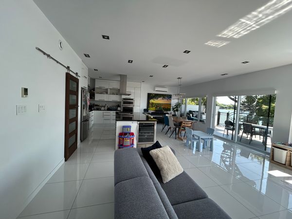 Maison sur le bord de l’eau