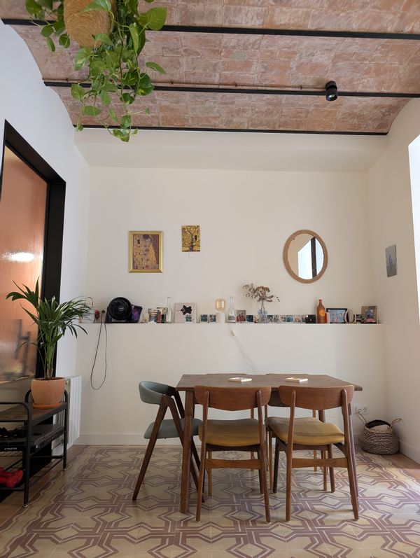 Traditional and renovated apartment in the fun Gracia neighborhood