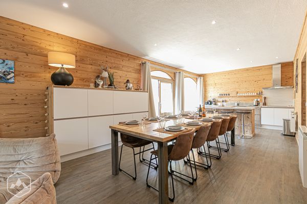 Appartement Chalet 10 personnes au cœur des Alpes. Proche des stations de SKI, RANDONNEE, ESCALADE !