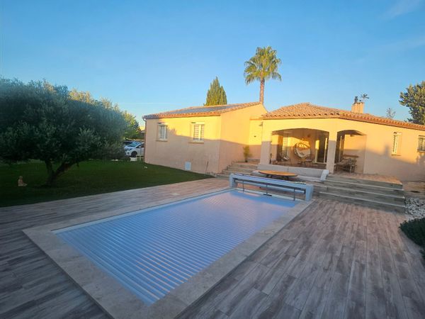 Maison entre jardin Zen, Garrigue et Plage.
