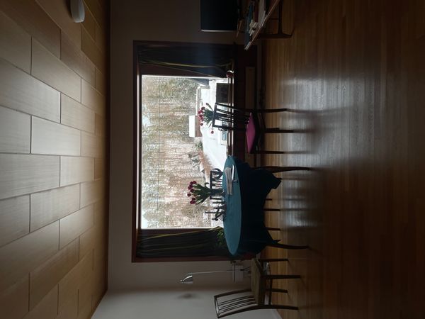 A warm 60s apartment with unique features.