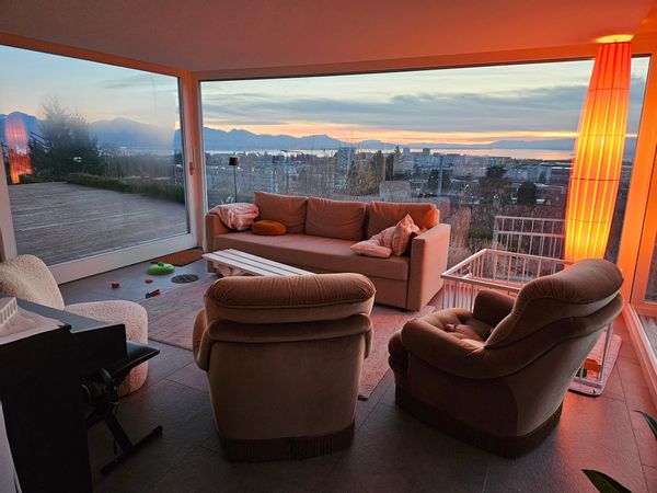 Magnifique appartement de 3 chambres avec grande terrasse pergola et magnifique vue sur le lac Léman