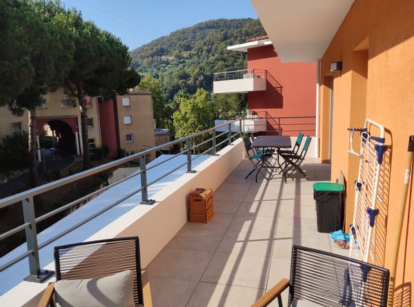 Appartement 3 chambres au cœur de la Côte d'Azur à 10 minutes de Monaco, à 5 minutes de bord de mer.