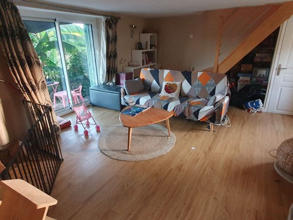 Maison ancienne au calme avec vue dégagée sur la campagne limousine