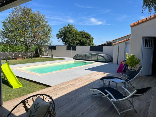 La maison de Jérémy, Margaux, Éden & Nina.