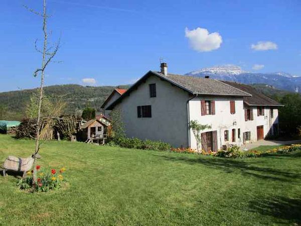 casa en Saint-Aupre, France