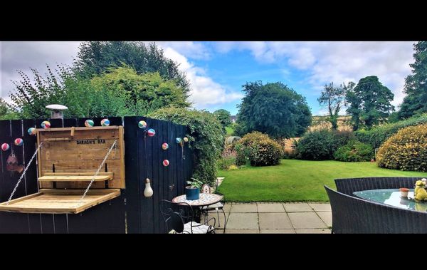 Daragh's spacious and modern countryside house 15 minutes from Belfast city centre