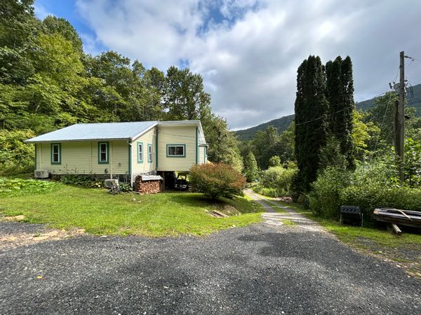 Molly's Countryside Cabin