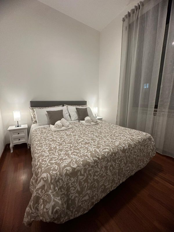 Casa di Adriano. Delizioso attichetto con terrazzo godibile in zona semicentrale vicino a metro